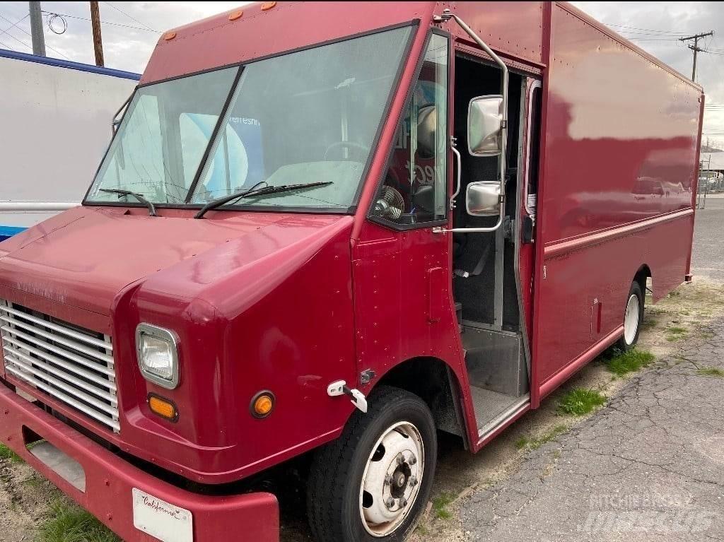 Freightliner MT45 Zabojni kombi