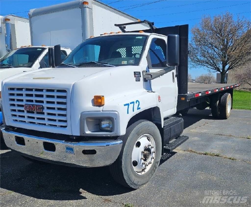 GMC C6500 Tovornjaki s kesonom/platojem