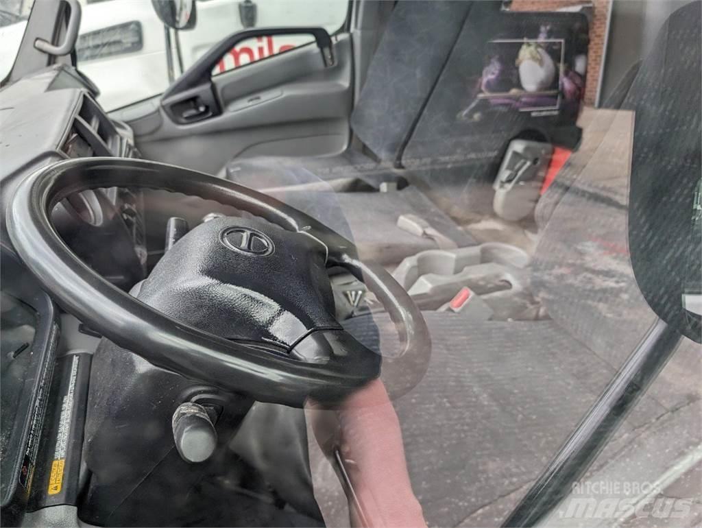 Hino 195 Tovornjaki hladilniki