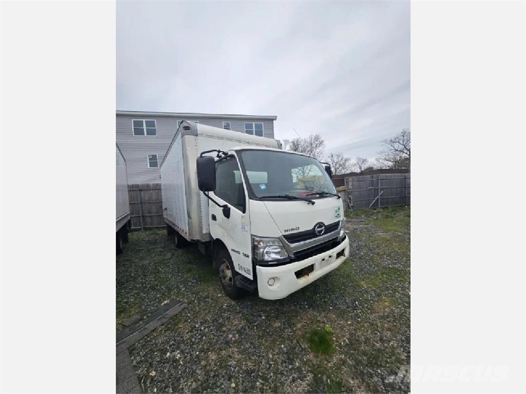 Hino 195 Tovornjaki zabojniki