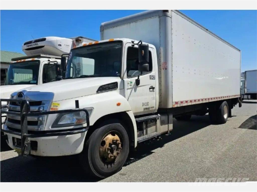 Hino 268 Tovornjaki zabojniki