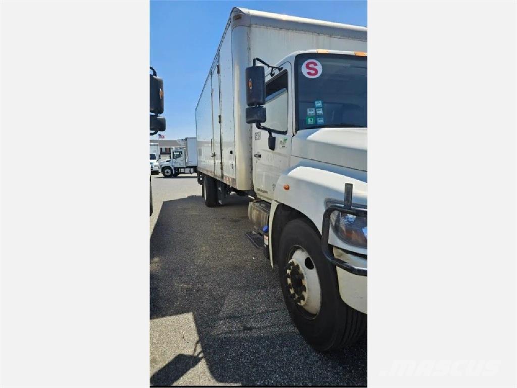 Hino 268 Tovornjaki zabojniki