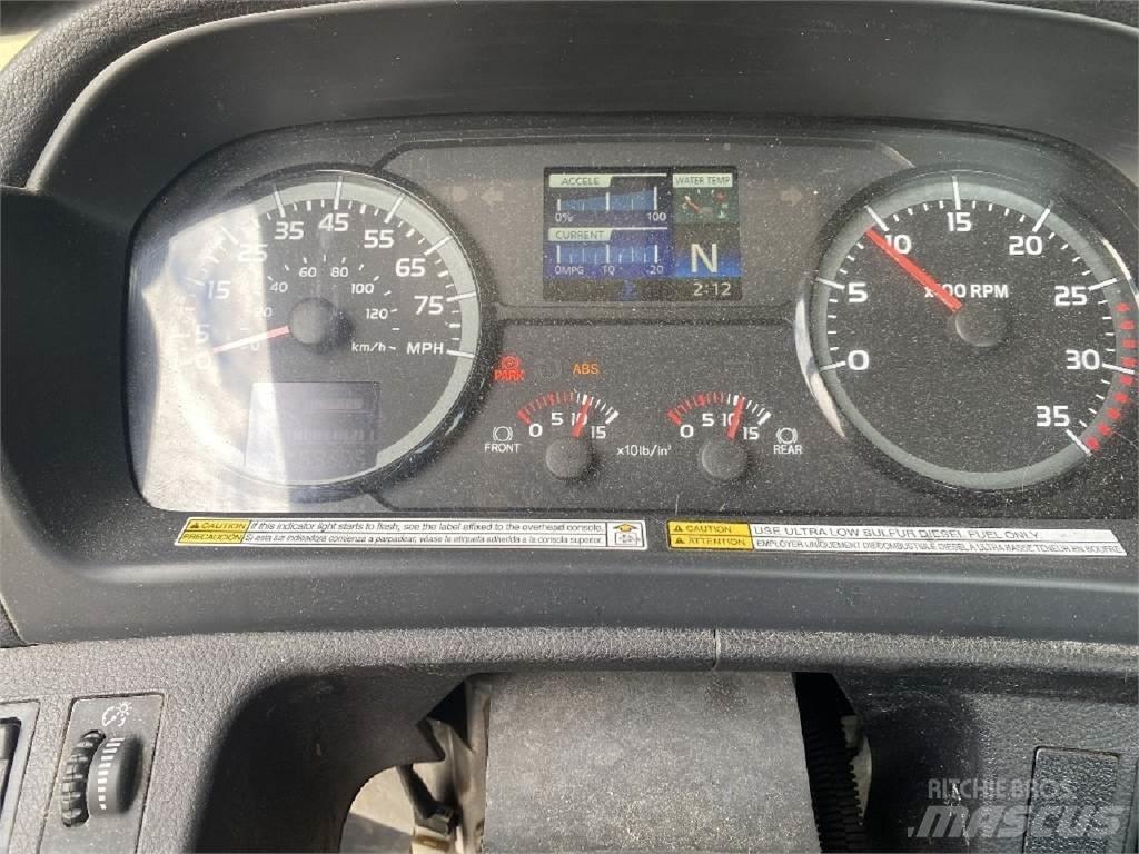 Hino 338 Tovornjaki-šasije