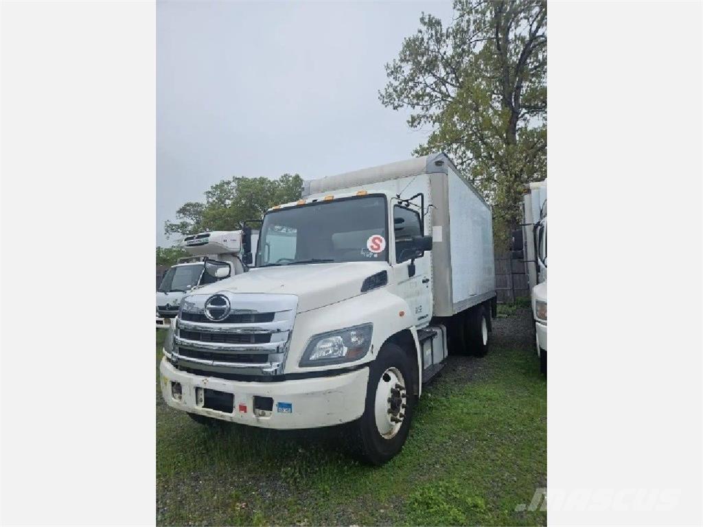 Hino 338 Tovornjaki zabojniki