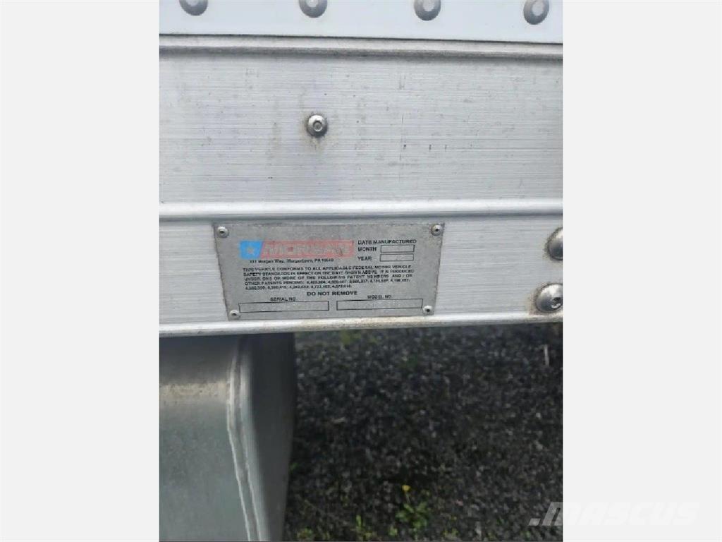Hino 338 Tovornjaki zabojniki