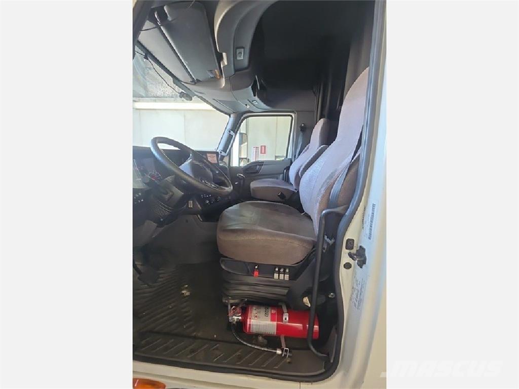 International LT Vlačilci