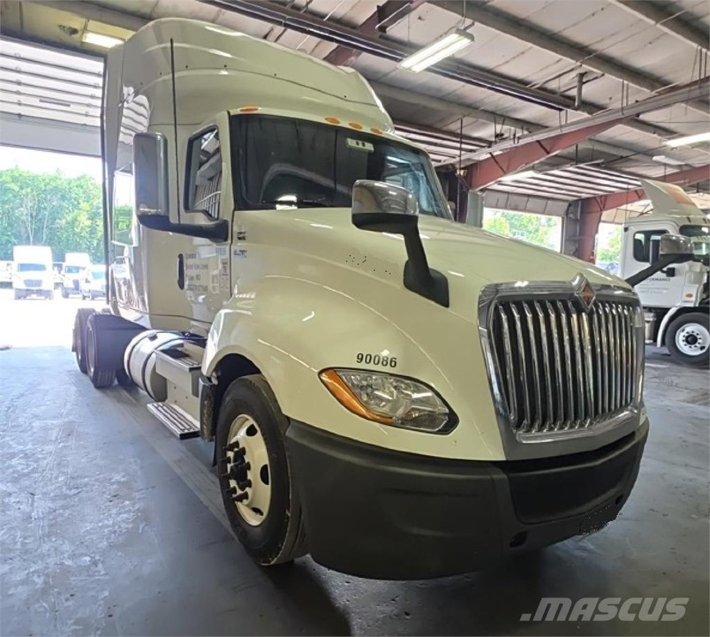 International LT Vlačilci