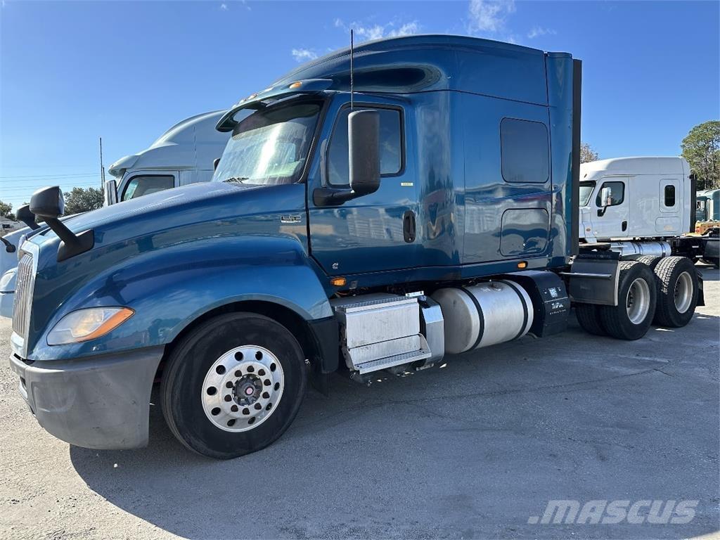 International LT625 Vlačilci