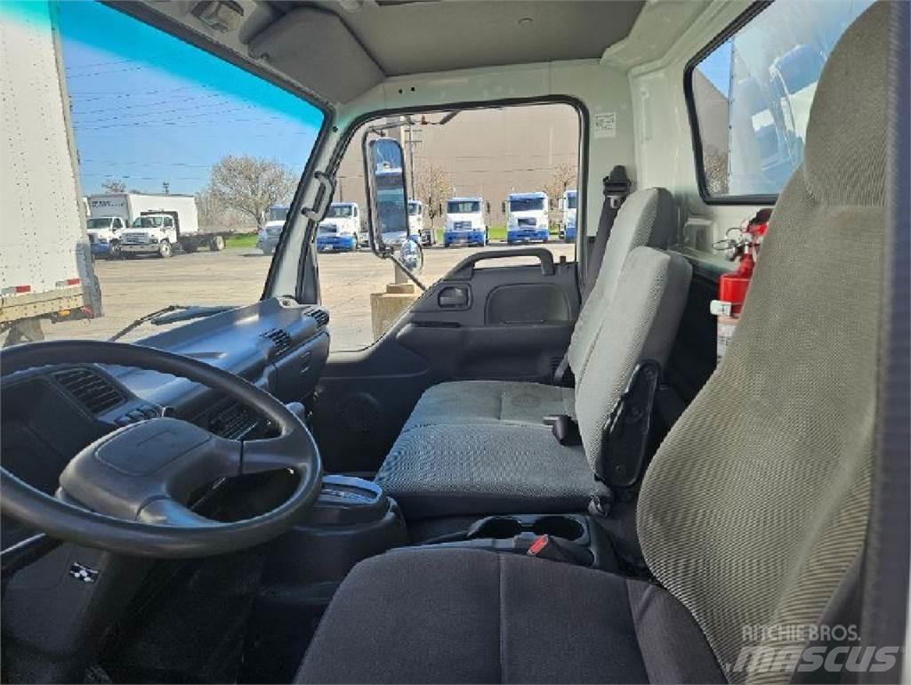 Isuzu NPR Tovornjaki zabojniki