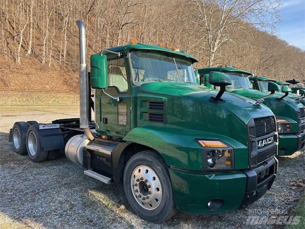 Mack AN64T Vlačilci