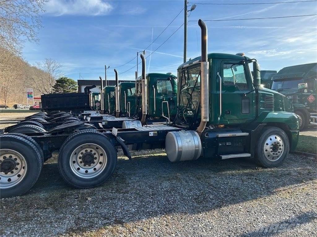 Mack AN64T Vlačilci
