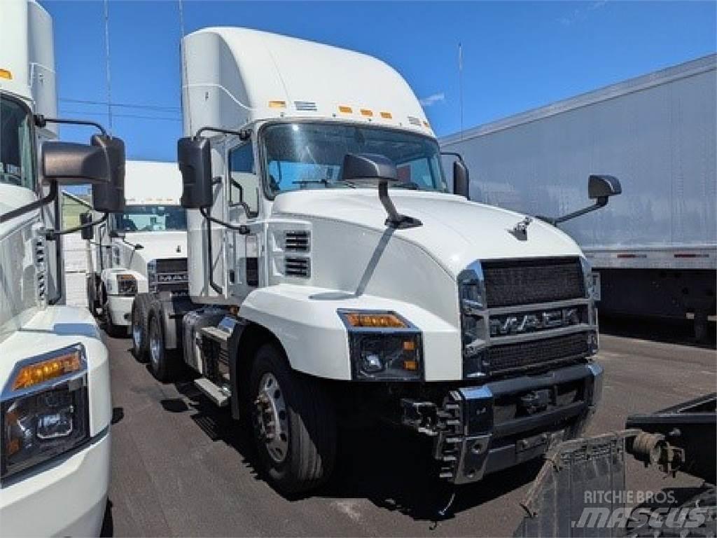 Mack AN64T Vlačilci