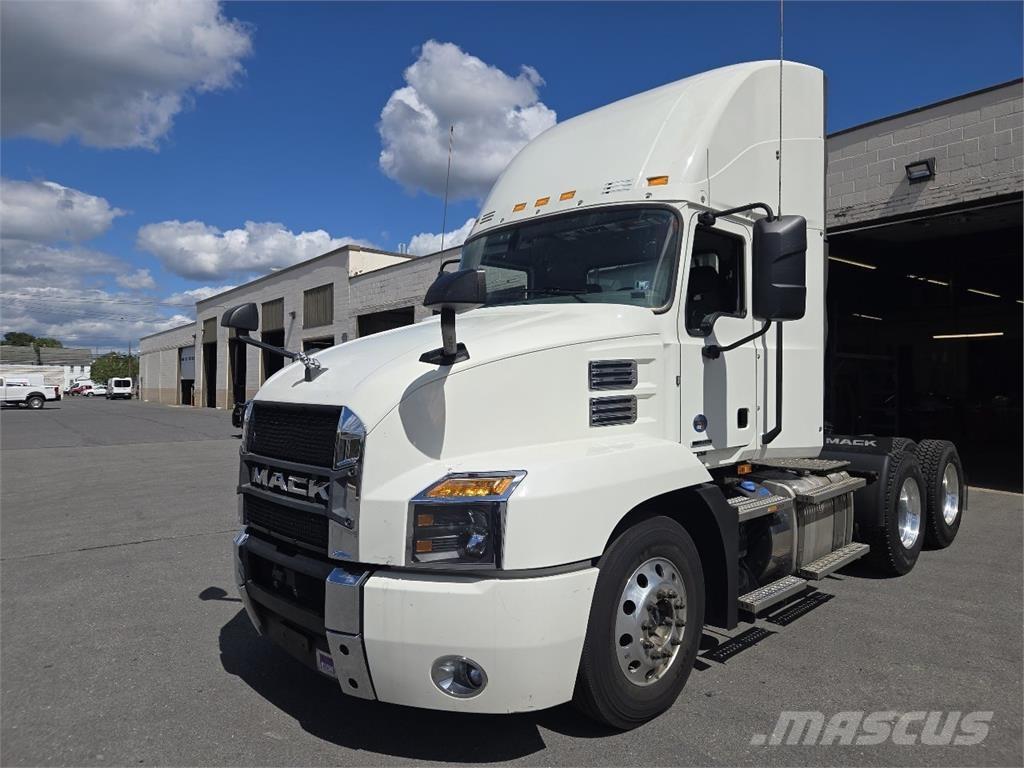 Mack AN64T Vlačilci