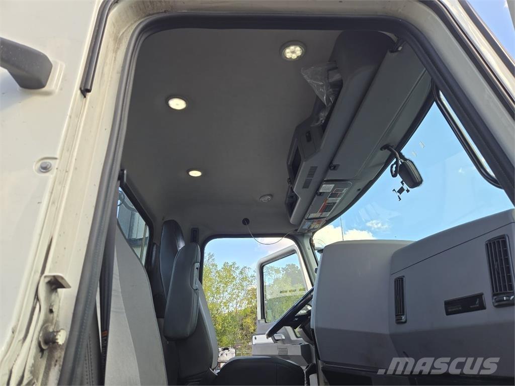 Mack AN64T Vlačilci