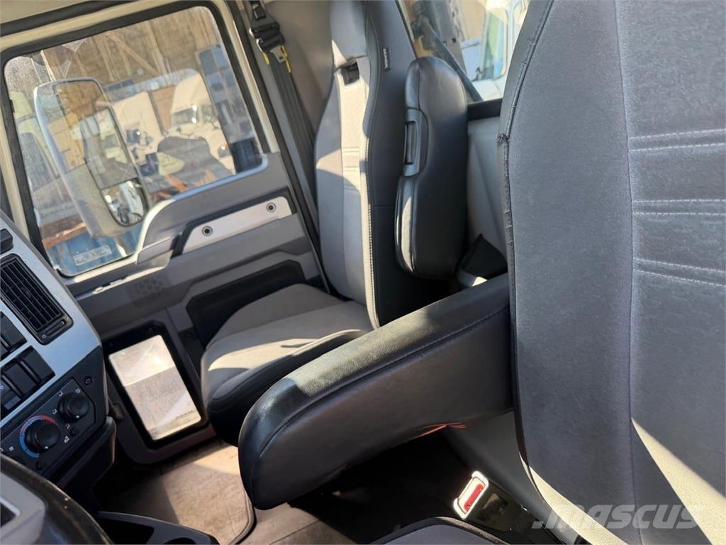 Mack AN64T Vlačilci