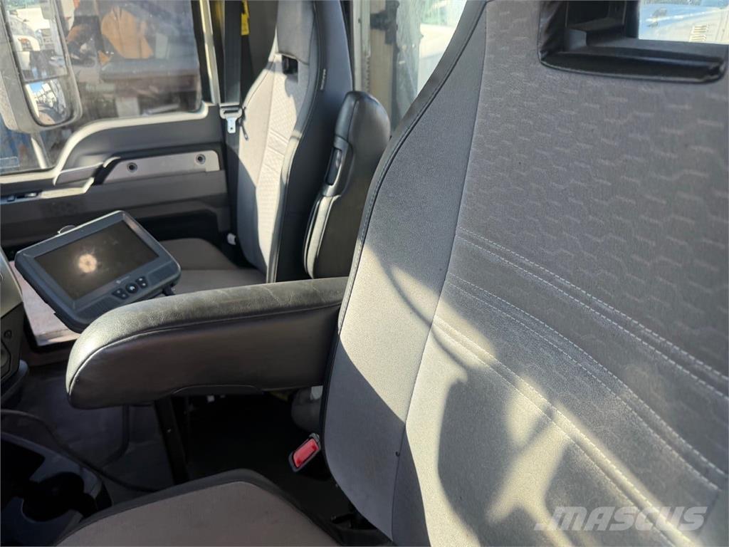 Mack AN64T Vlačilci