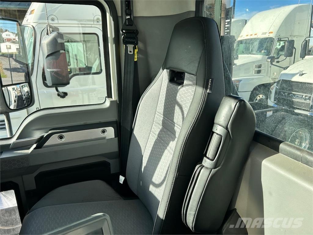 Mack AN64T Vlačilci