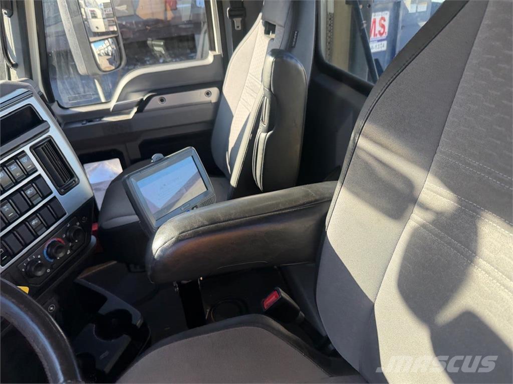 Mack AN64T Vlačilci