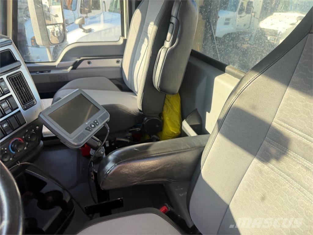 Mack AN64T Vlačilci