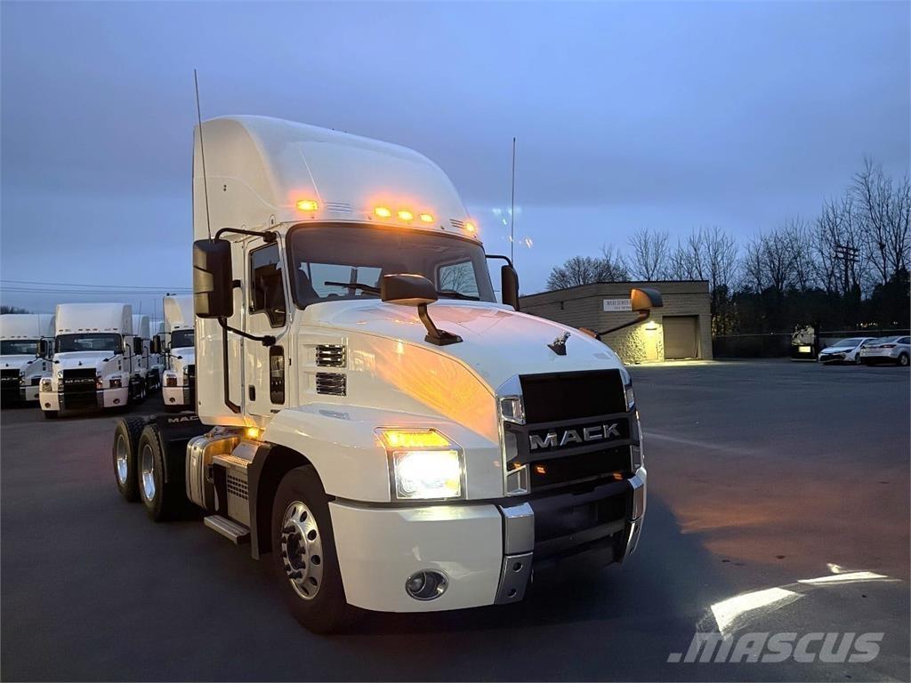 Mack AN64T Vlačilci