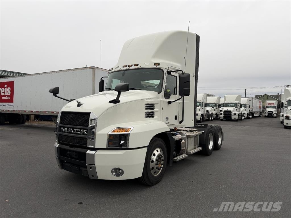 Mack AN64T Vlačilci