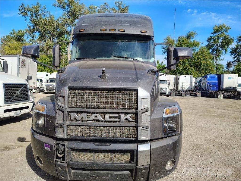 Mack Anthem 64T Vlačilci