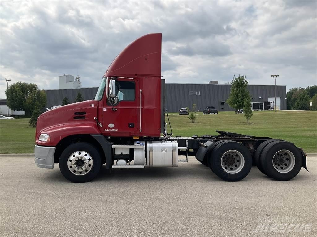 Mack CXU613 Drugi tovornjaki