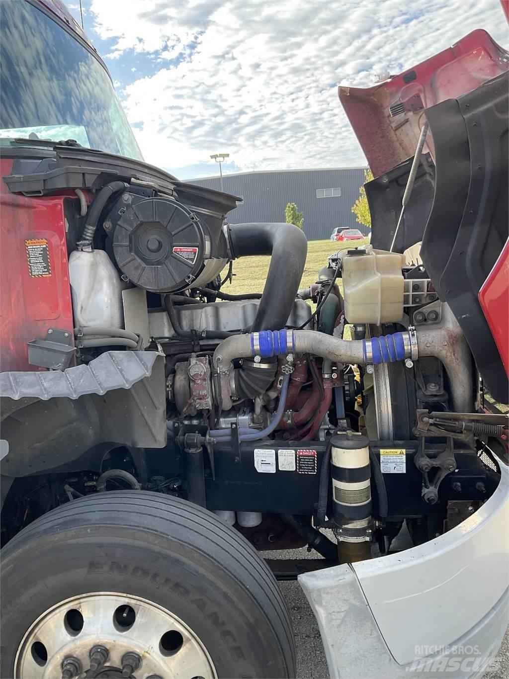 Mack CXU613 Vlačilci