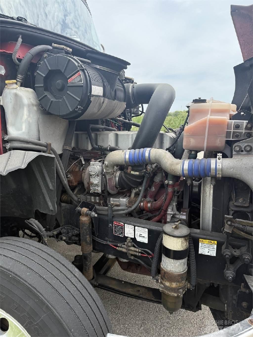 Mack CXU613 Vlačilci