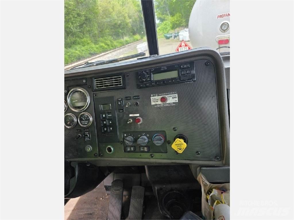Peterbilt 335 Drugi tovornjaki