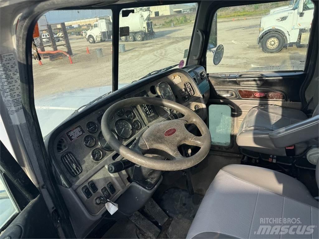 Peterbilt 367 Drugi tovornjaki
