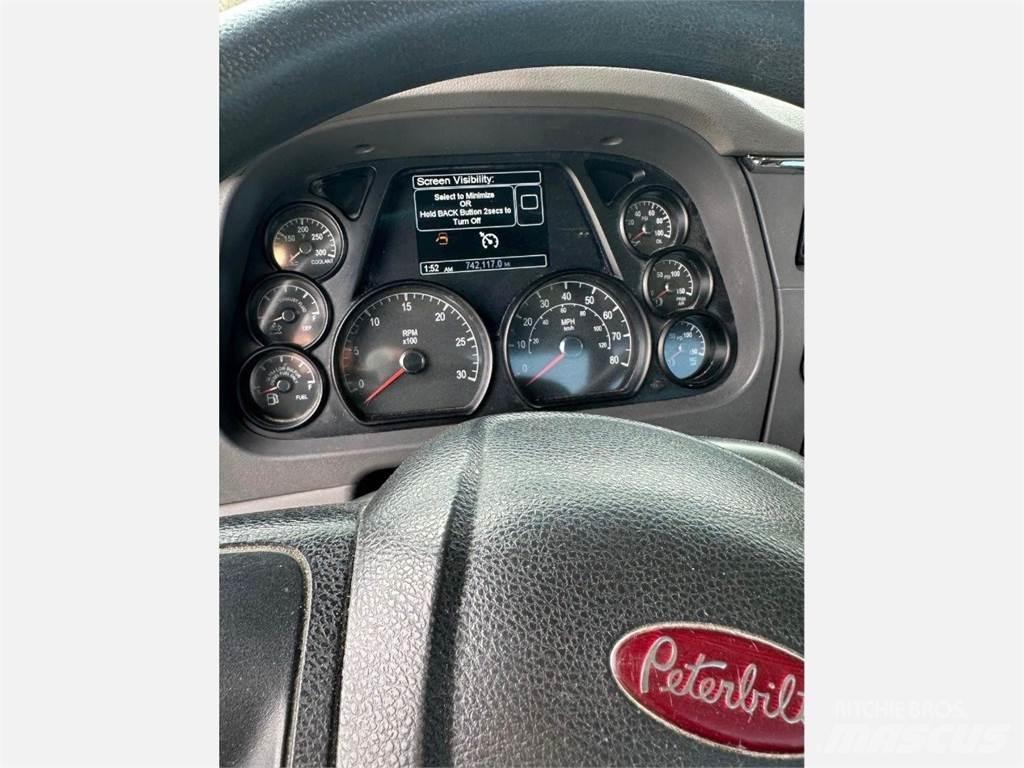 Peterbilt 567 Vlačilci