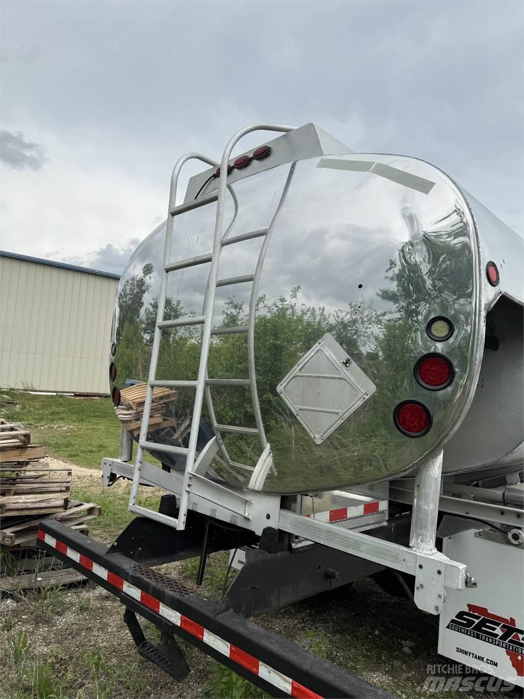 Sterling L7500 Drugi tovornjaki