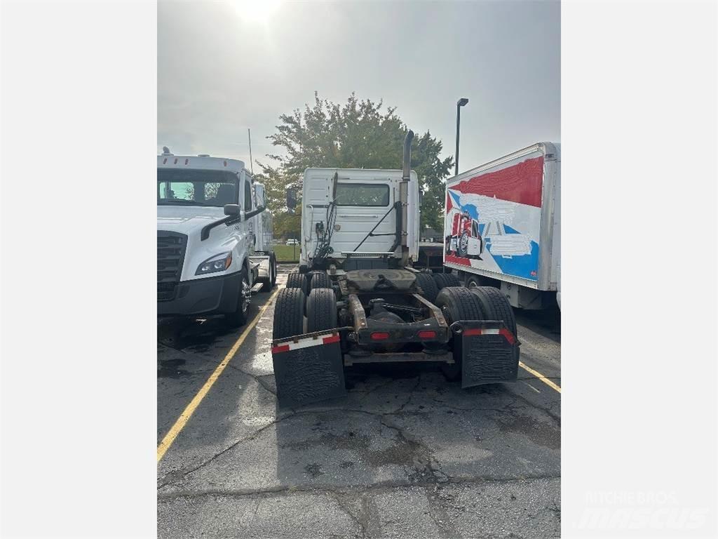 Volvo VNL300 Vlačilci