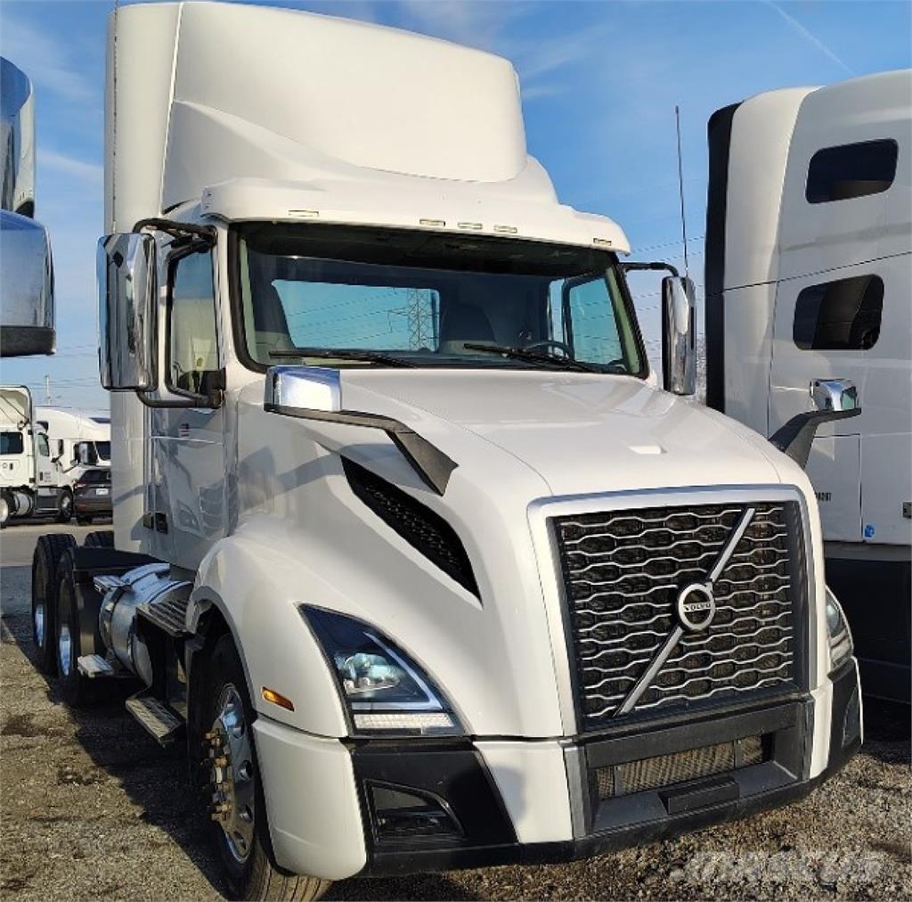Volvo VNL300 Vlačilci