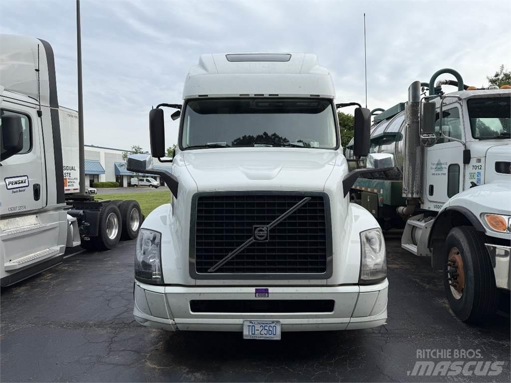 Volvo VNL64T670 Vlačilci