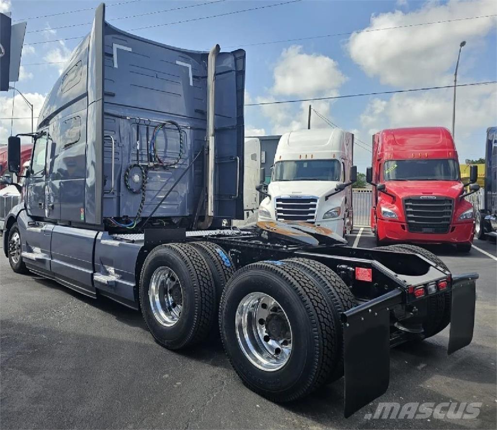 Volvo VNL64T760 Vlačilci