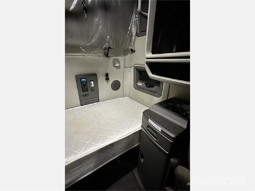 Volvo VNL64T760 Vlačilci