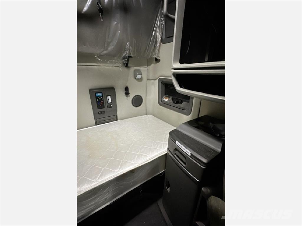 Volvo VNL64T760 Vlačilci