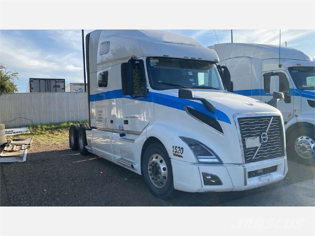 Volvo VNL64T760 Vlačilci