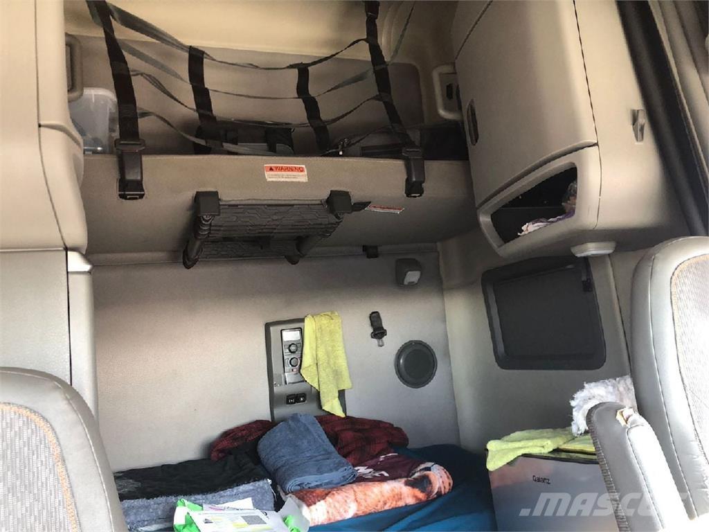 Volvo VNL64T760 Vlačilci