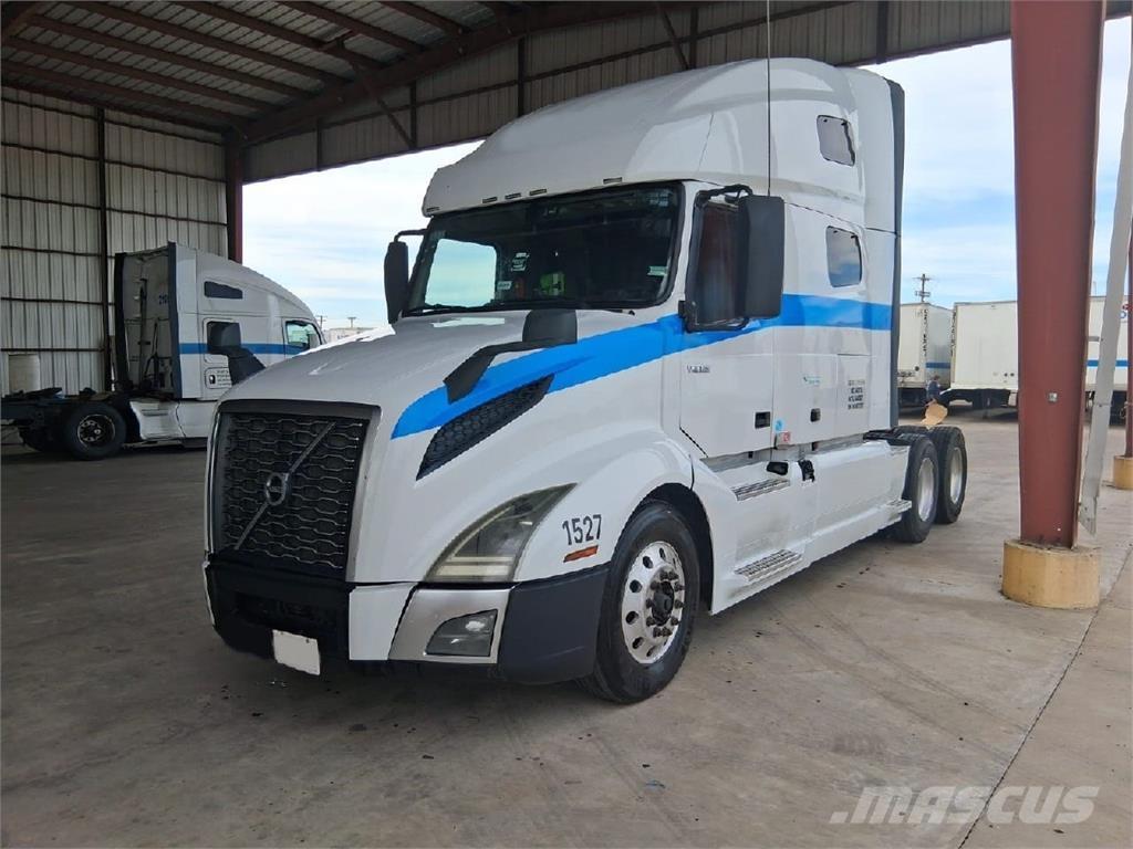 Volvo VNL64T760 Vlačilci