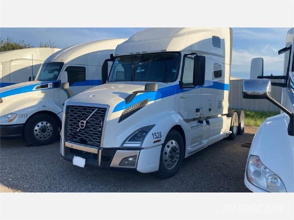 Volvo VNL64T760 Vlačilci