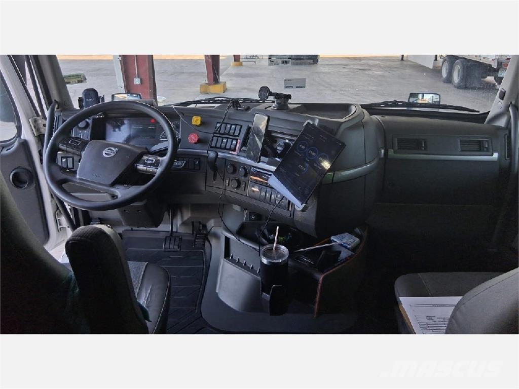 Volvo VNL64T760 Vlačilci