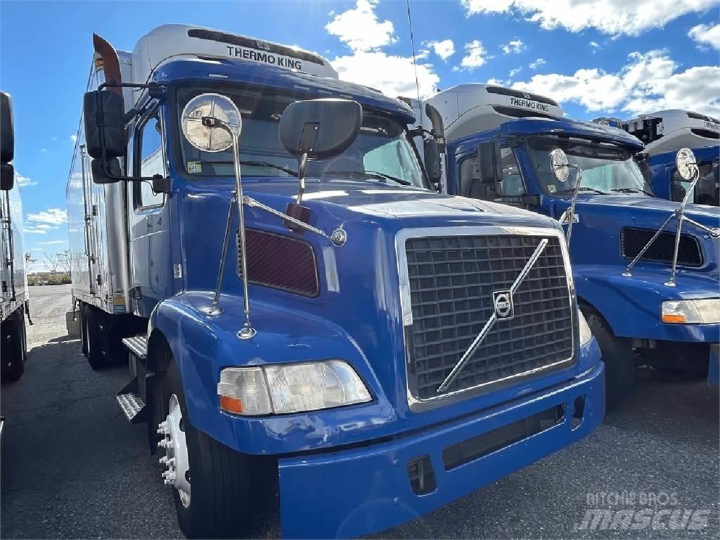Volvo VNM64T200 Tovornjaki hladilniki