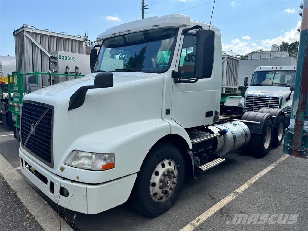 Volvo VNM64T200 Vlačilci