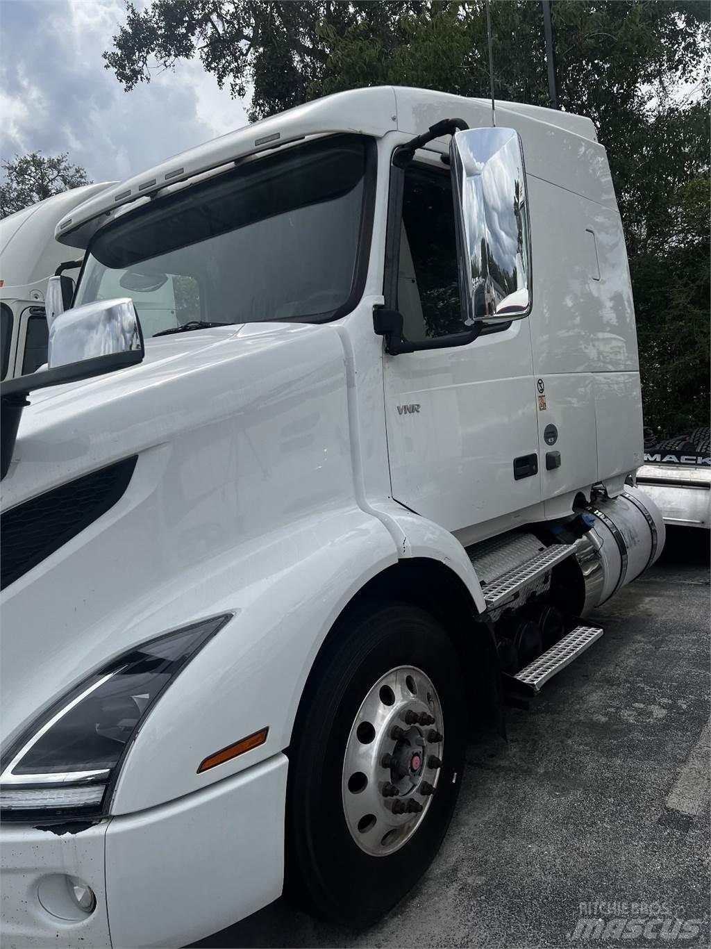 Volvo VNR64T640 Vlačilci