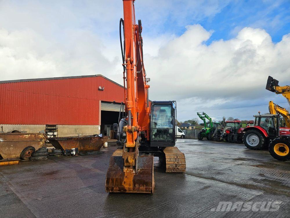 Hitachi ZX135 Bagri goseničarji