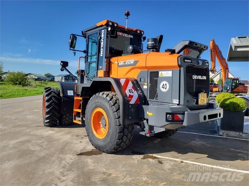 Develon DL220-7 Kolesni nakladalci