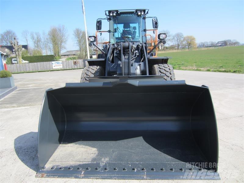 Develon DL380-7 Kolesni nakladalci